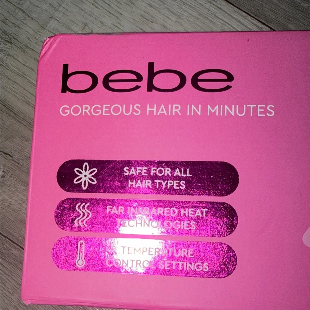 Bebe‎ Pink Ceramic Flat Iron